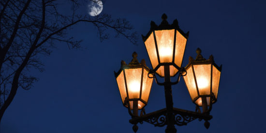 street-lamp-4668310_1920